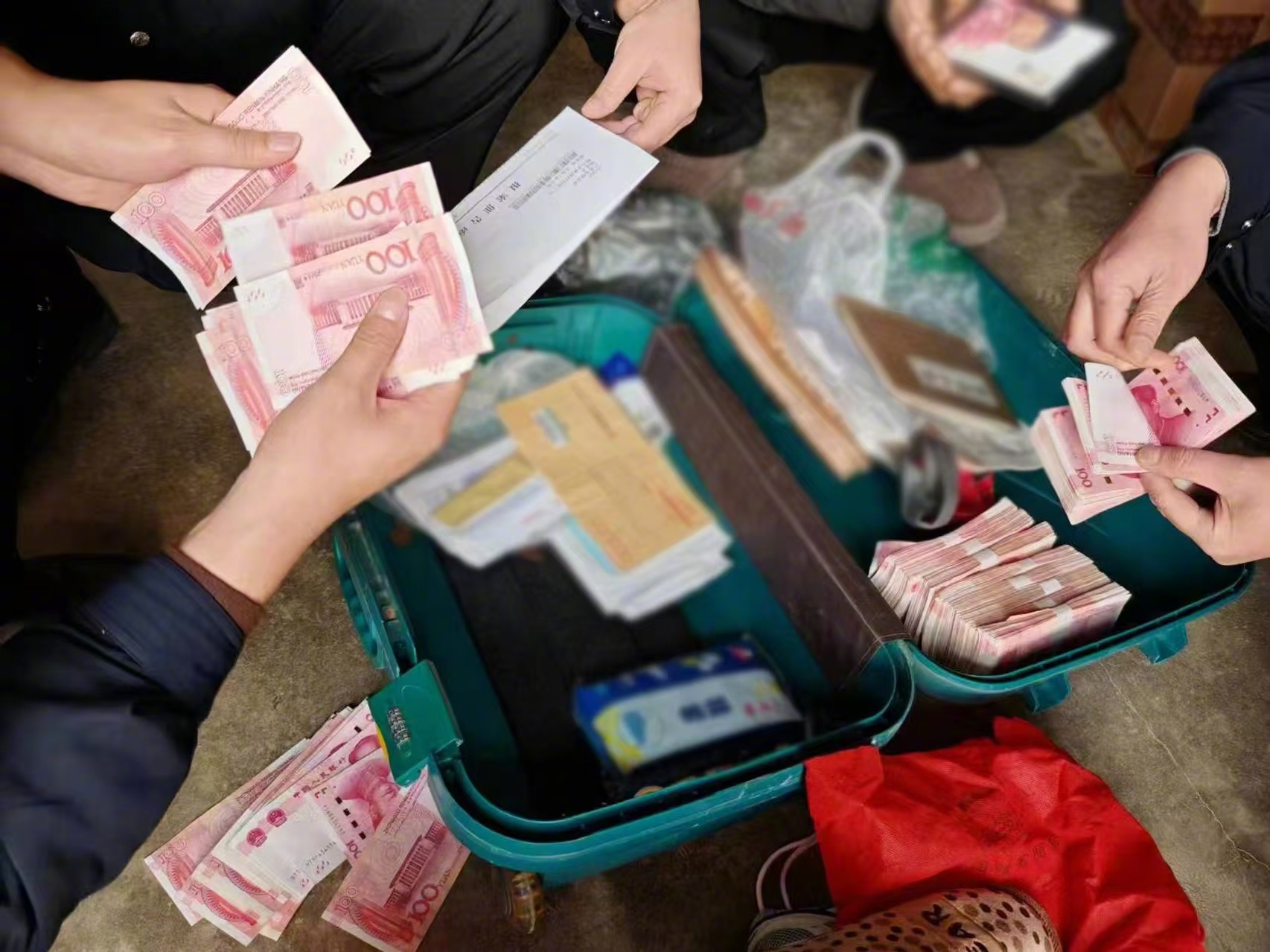 最新带现金几十万能过安检方法分析(最方便真实的日土携带现金过安检有具体规定吗方法)